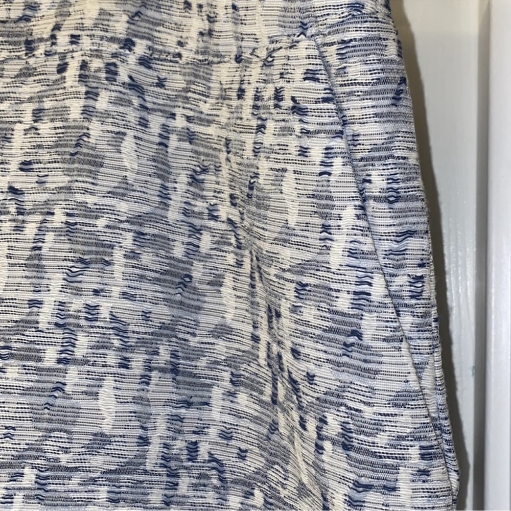 New! LOFT Plus Size Petaled Jacquard Pocket Shift Skirt - Picture 2 of 5